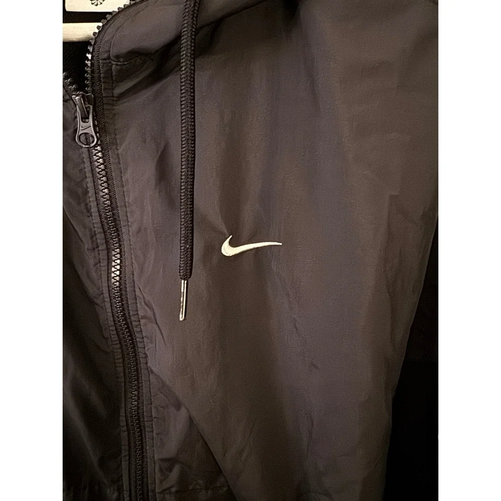 Nike Sportswear Essential Women Black UV Protection Hooded Windbreaker Jacket S‎